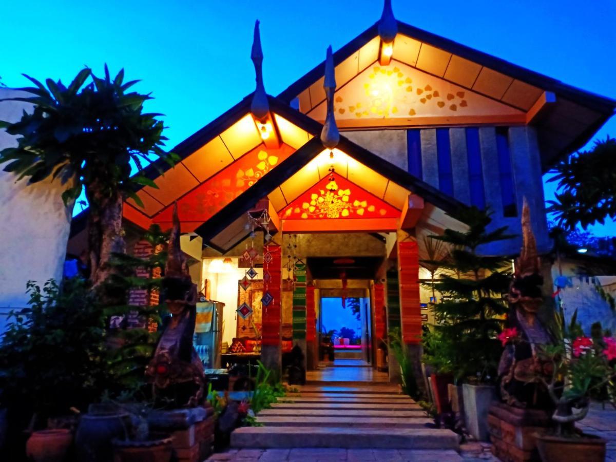 Sofa Gallery Hotel Nong Khai Extérieur photo