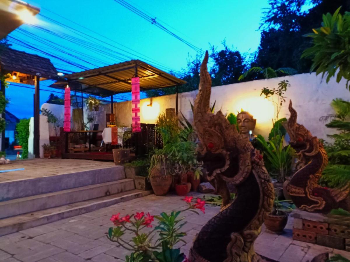Sofa Gallery Hotel Nong Khai Extérieur photo