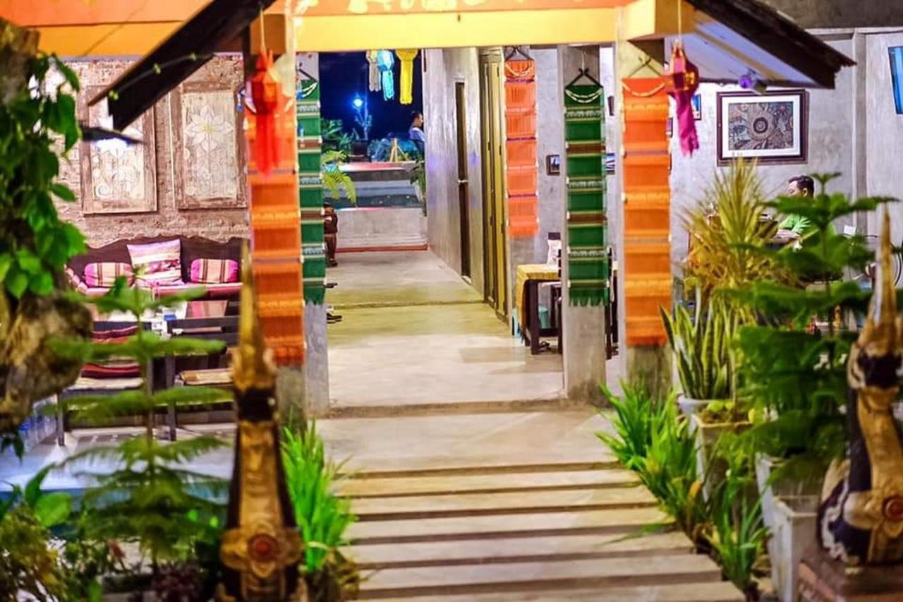 Sofa Gallery Hotel Nong Khai Extérieur photo